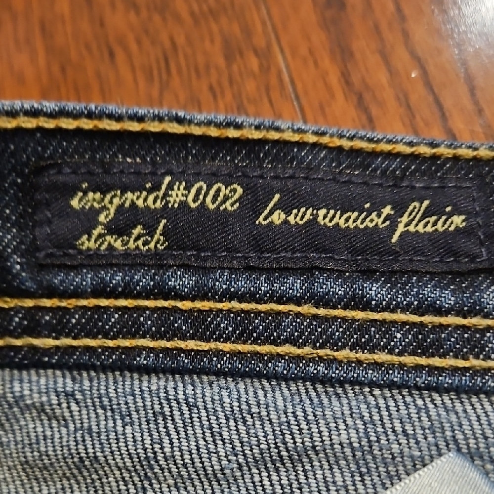 Women's Blue Jeans - Picture 3 of 6